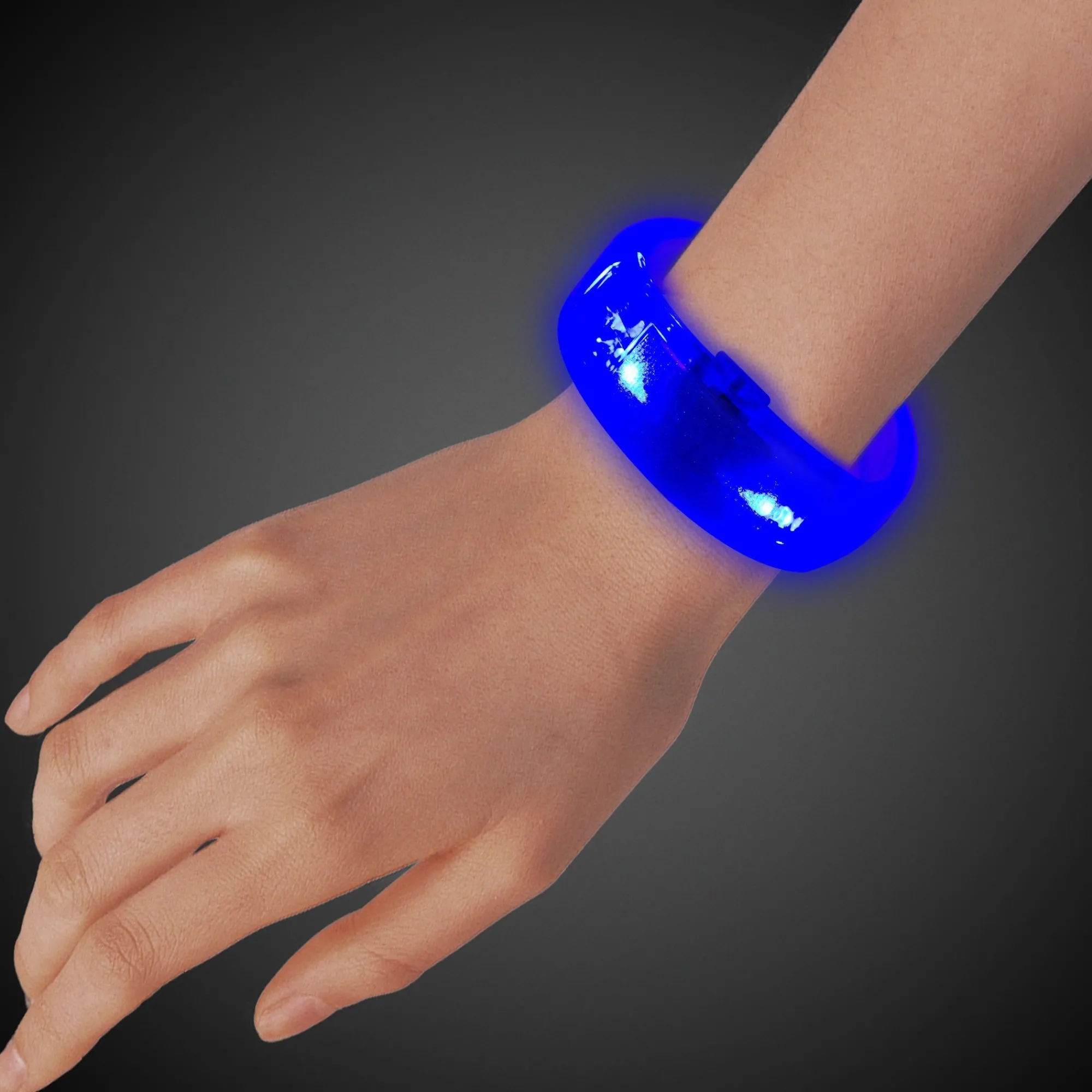 Outlet Windy City Novelties LED Bangle Bracelet Blue
