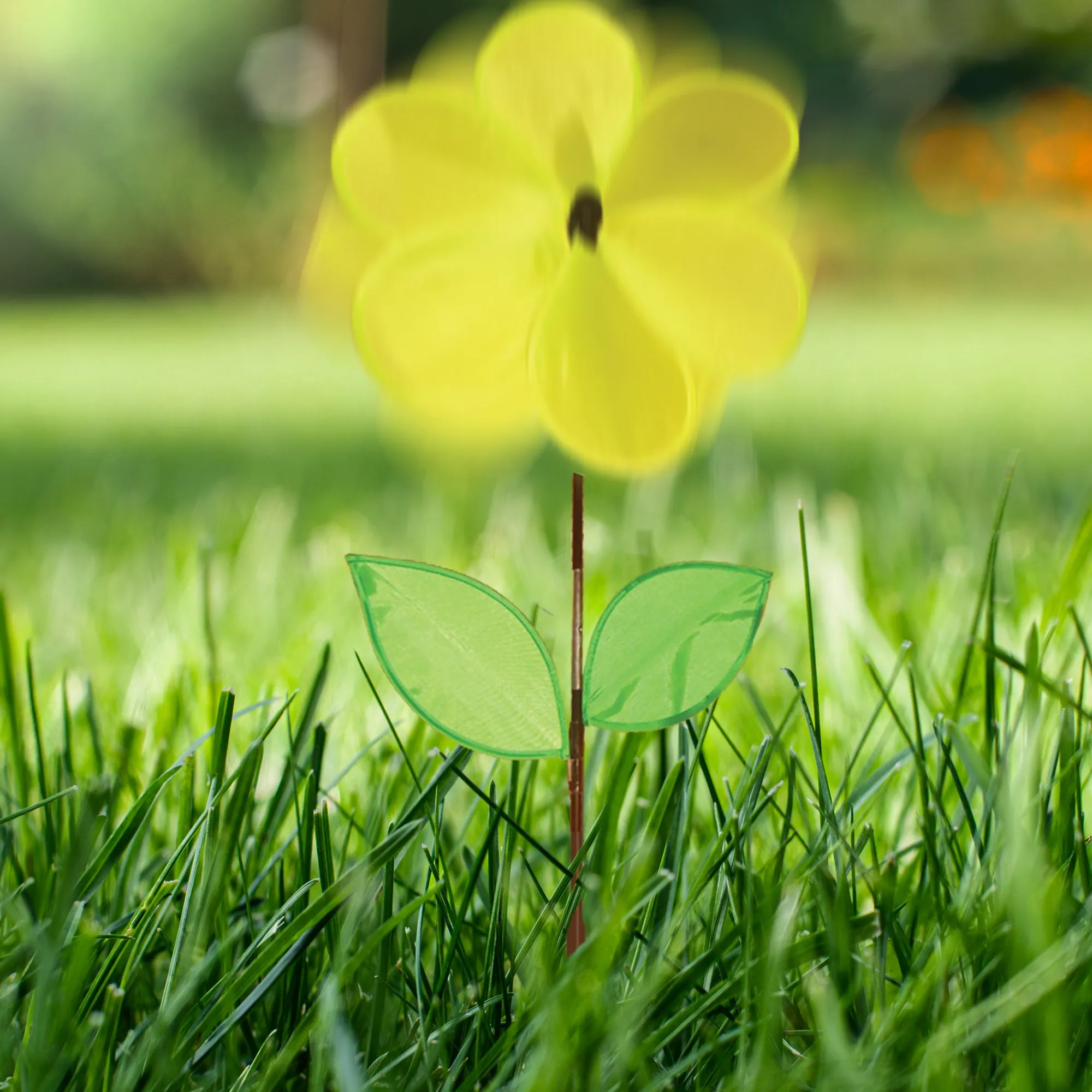 Hot Windy City Novelties Yellow Flower Wind Spinner